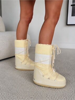 Moon Boot Icon Nylon Cream Vanilla Snow Boots Size 39-41 US 7-8.5